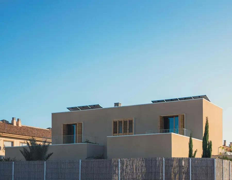 Fotovoltické panely na streche